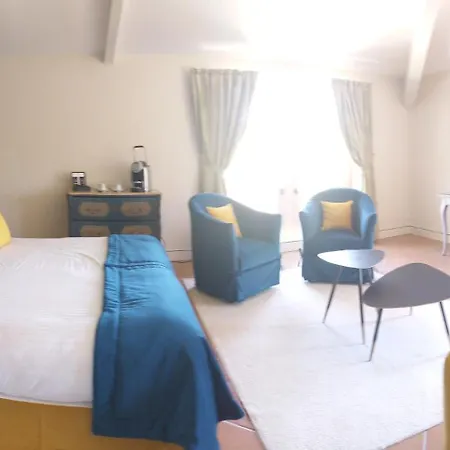 Château Et Golf De Taulane Hotel 4*