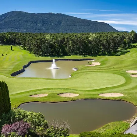 Château Et Golf De Taulane 4* La Martre