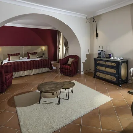 Château Et Golf De Taulane 4*