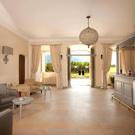 Château Et Golf De Taulane Hotel 4*