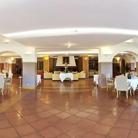 Château Et Golf De Taulane 4*