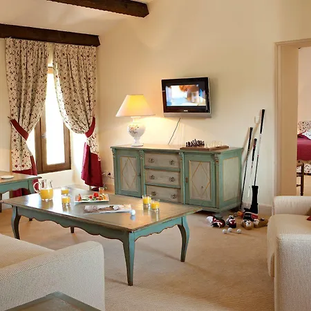Château Et Golf De Taulane Hotel 4*