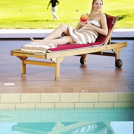 Hotel Château Et Golf De Taulane 4*