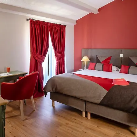 Château Et Golf De Taulane 4*