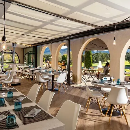Hotel Château Et Golf De Taulane